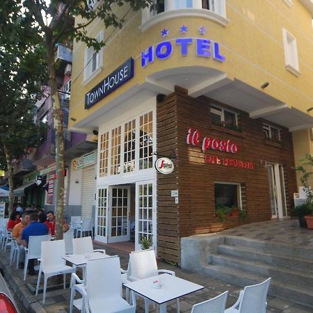 Hotel Town House Tirana Esterno foto