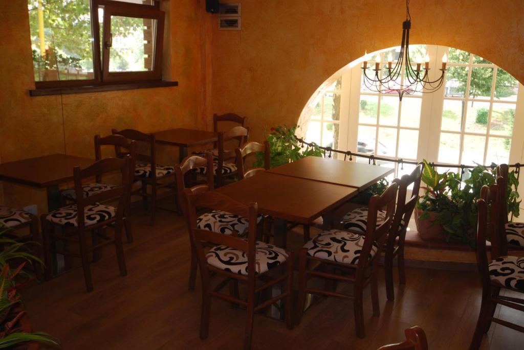 Hotel Town House Tirana Esterno foto