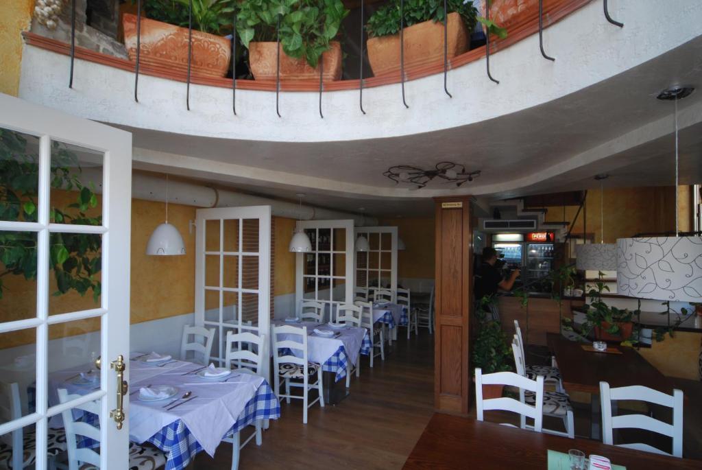 Hotel Town House Tirana Esterno foto