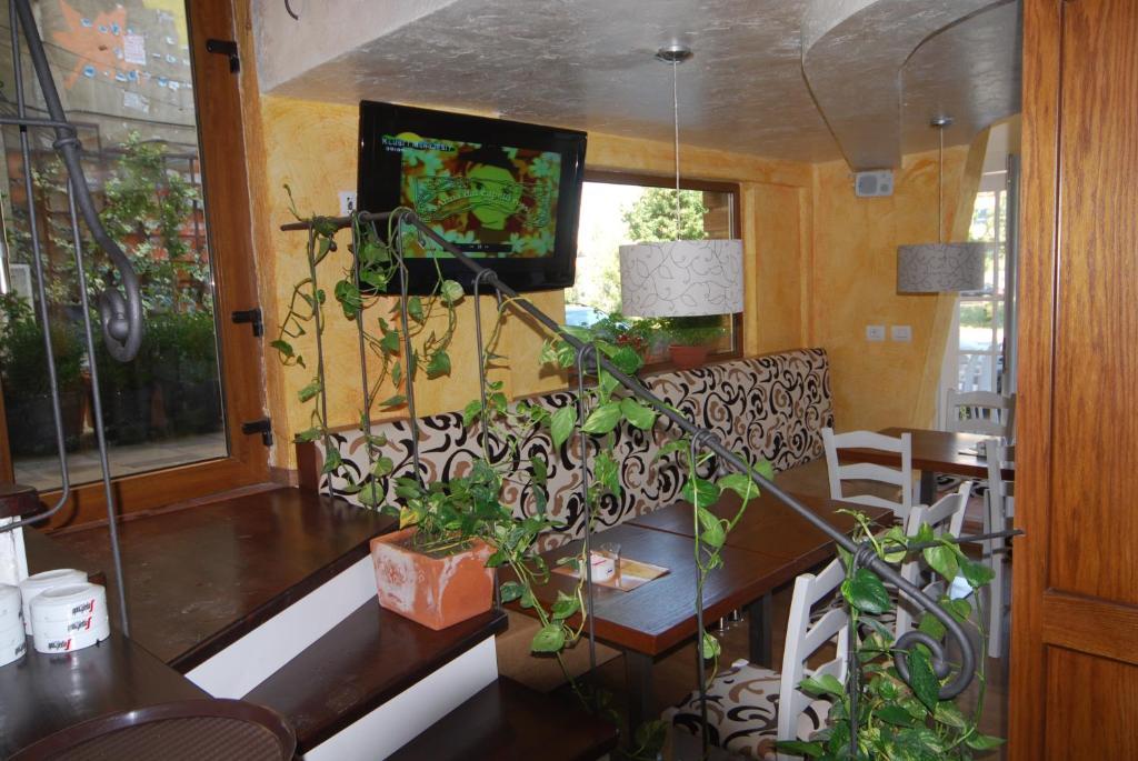 Hotel Town House Tirana Esterno foto